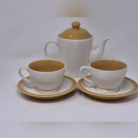 Tim Hortons Limited Edition Tea Set - Picture 3 of 3